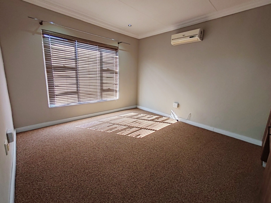 4 Bedroom Property for Sale in Grimbeeck Park North West